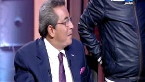 بالفيديو.. فريق عمل «النهار» يقتحم الاستوديو علي «محمود سعد» لتوديعه