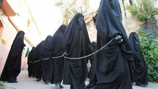 مسلحو "داعش" يقتلون 837 امرأة في الموصل