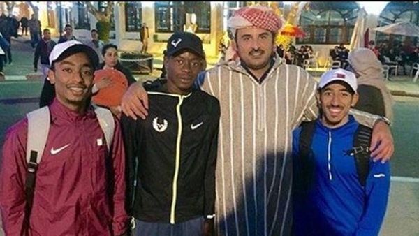 بالصور.. أمير قطر يحتفل بـ«الكريسماس» في المغرب