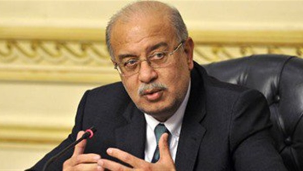 «إسماعيل» يطالب الوزراء بنقل رسالة تشجيع السياحة للعالم