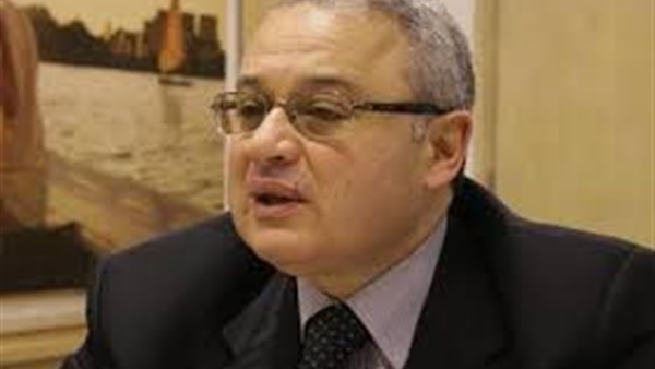 زعزوع يخفض رسوم تراخيص محال بيع العاديات والسلع السياحية بنسبة 50% لمدة 3 أعوام