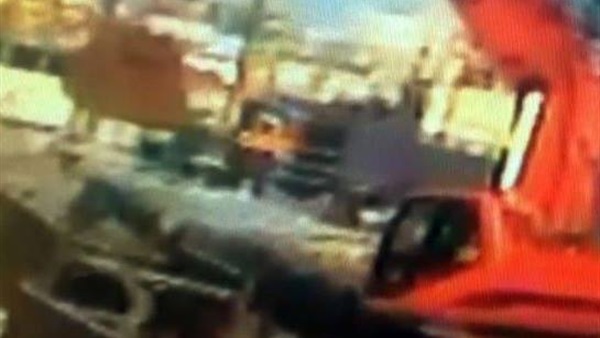 بالصورة .. سقوط رافعه على أحد عمال مواقع البناء الخاصة بمنشآت كأس العالم