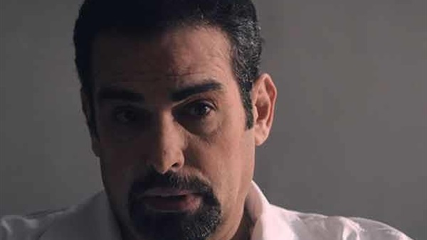 أحمد عبد العزيز يستعد لمهرجان مسرح الشباب.. 7يناير