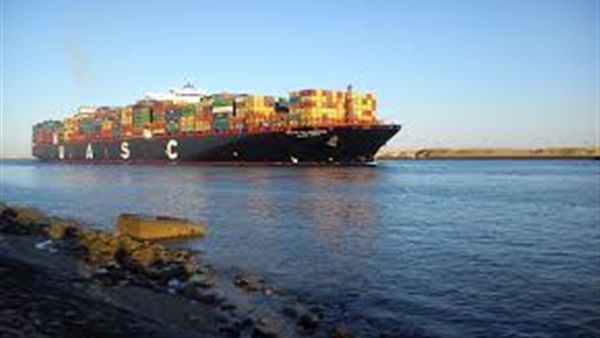 50 سفينة عبرت المجرى الملاحي لقناة السويس