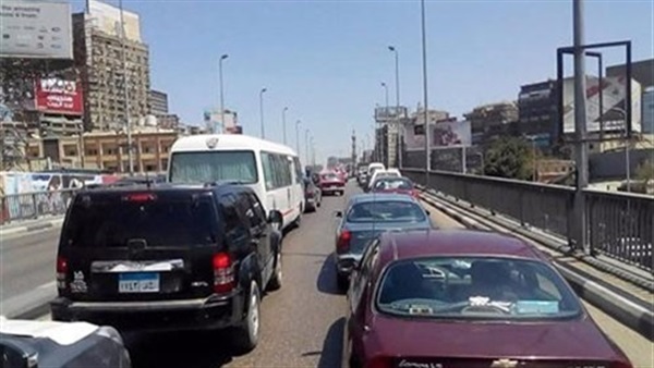 شلل مرورى وإصابة 2 بسبب حادث تصادم أعلي كوبري المنيب
