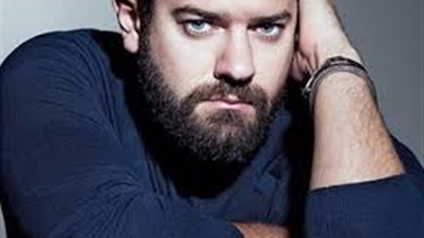 عمرو يوسف يعتذر عن "جراند أوتيل "