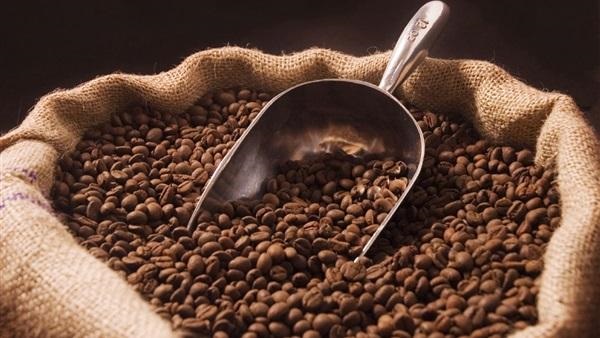ضبط 2 طن بن غير صالح للإستخدام الآدمي في مصنع غير مرخص بأكتوبر