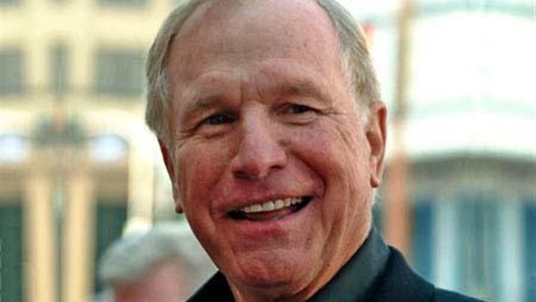 وفاة النجم الأمريكي «واين روجرز» عن عمر 82 عامًا