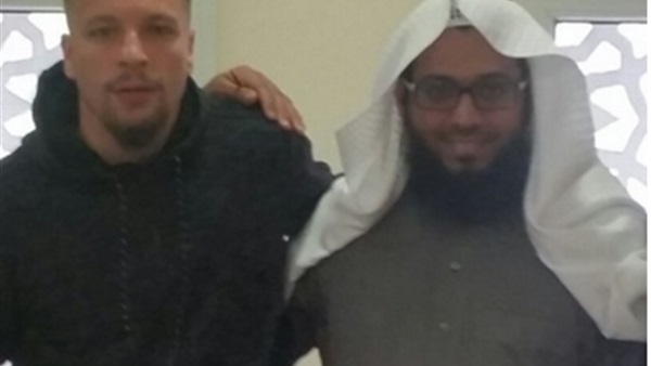 «باتريك إيبرت» لاعب رايو فايكانو يعلن إسلامه 