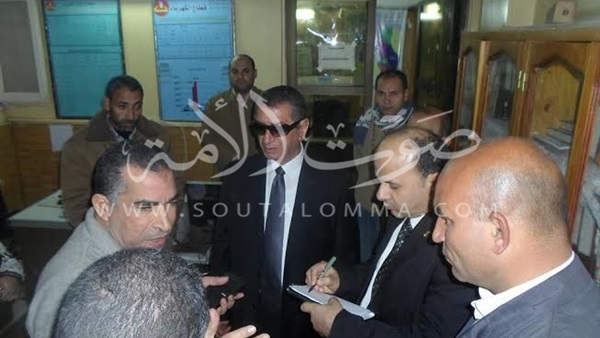 بالصور.. محافظ كفر الشيخ يتفقد أقسام ديوان مدينة سيدي سالم 