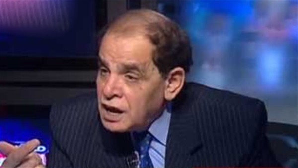 أستاذ قانون دستوري يقترح بأداء أعضاء النواب اليمين بشكل جماعي