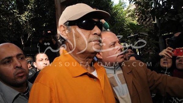 فاروق الفيشاوى فى  جنازة «ممدوح عبد العليم»