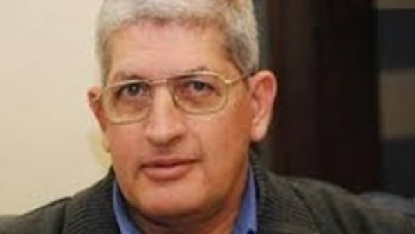 "المرسي" يتحدى "اللجنة الإدارية العليا" ويدشن حساب رسمي على "فيسبوك"