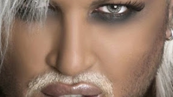 يعاشرها جنسيا لمدة 19 سنة وبعدها يكتشف انها راجل 