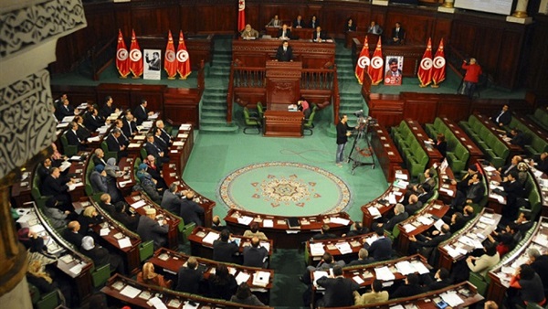 استقالة 16 نائبًا من الكُتلة البرلمانية للحزب الحاكم في تونس