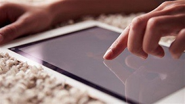 «فيسبوك» تتحدى الحكومة: لن نتجسس على مستخدمينا