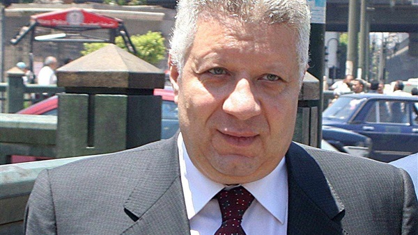 بالصورة.. وصول مرتضى منصور «بتروسبورت» لمؤازرة الزمالك