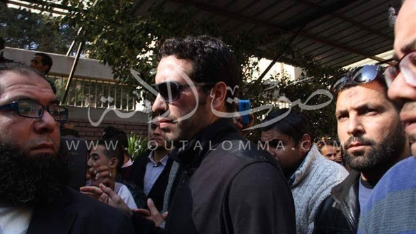 بالصور.. الحزن يسيطر على «ابو تريكه» و«المعلم» في جنازة «الثعلب»