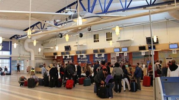 إعادة العمل في مطار سكافاستا بعد الإشتباه في مسحوق مريب