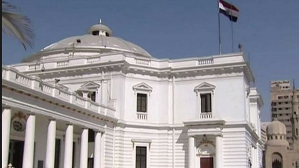 «بث الجلسات» أولي معارك برلمان 30 يونيو.. «عبدالعال»: وقف الجلسات لحين الإنتهاء من مشروعات القوانين.. برلماني: مشادات النواب بداخلها لا تليق بالأعضاء.. «عبدالفتاح»: مناقشة القوانين أمور داخلية 