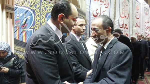 عصام الأمير يقدم العزاء لأسرة حمدي أحمد 