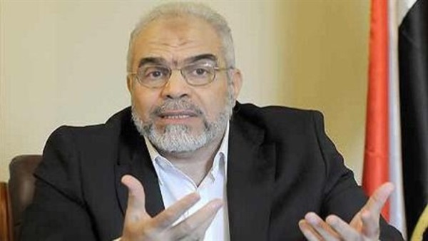 غزلان وسط حراسه مشددة لتقديم طلب تنازله عن رد ناجي شحاته 
