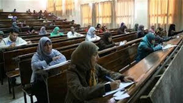 حالة إغماء لطالبة بـ "آداب القاهرة" لزيادة الكهرباء بجسمها