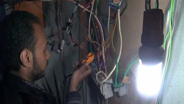 ضبط ٧ آلاف و١٣٨ قضية سرقة تيار كهربائي خلال ٢٤ ساعة