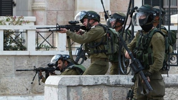 قوات الاحتلال تستهدف سيارات الاسعاف وتصيب اثنين جنوب بيت لحم