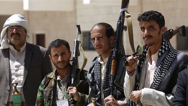 الحوثيون يفرجون عن مدرسين سعوديين عادا إلى الرياض