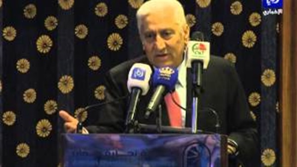 بالفيديو.. رئيس وزراء الاردن يحذر من انتشار آفة "البوس" 