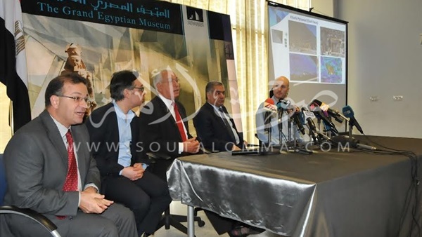 بالصور.. الدماطى يعلن آخر مستجدات العمل بـ«ScanPyramids»
