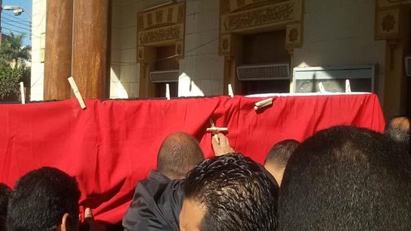 15 ألف جنيه لاسرة شهيد الأمن الوطني ببني سويف