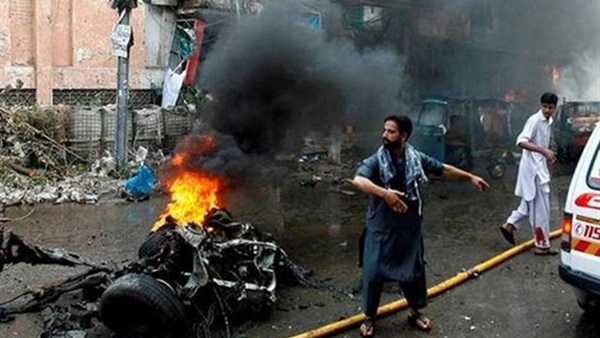 مقتل 11 شخصًا بانفجار قنبلة شمال غرب باكستان