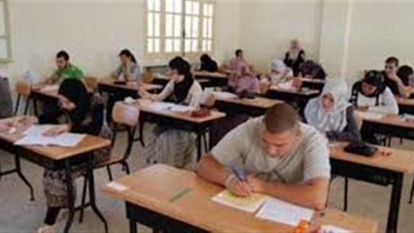 طالب يمزق ورقة الإجابة بالجيزة 