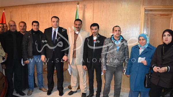 بالفيديو والصور..محافظ الفيوم يبحث مشاكل المواطنين