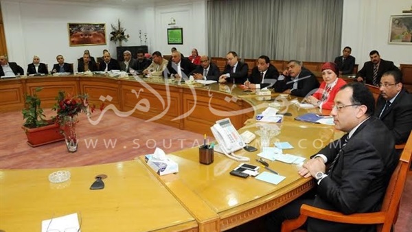 بالصور.. وزير الاسكان يبحث مشكلة تلوث مياه كفر الشيخ