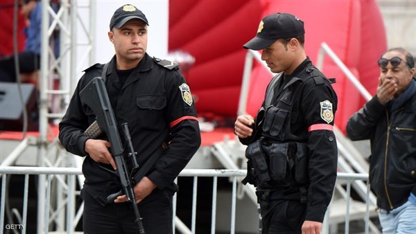 اقتحام مبنى محافظة القصرين من قبل محتجين في تونس