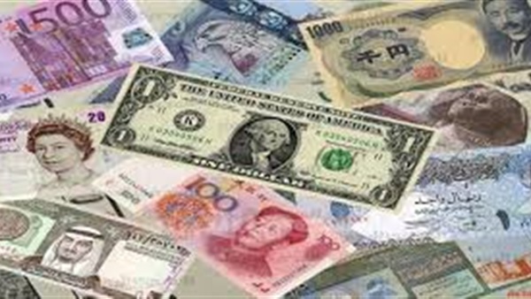 ارتفاع طفيف في أسعار العملات بالسوق السوداء 