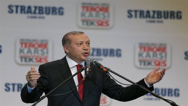 مكافحة الإرهاب بتركيا تلقي القبض على شاب لإهانته أردوغان
